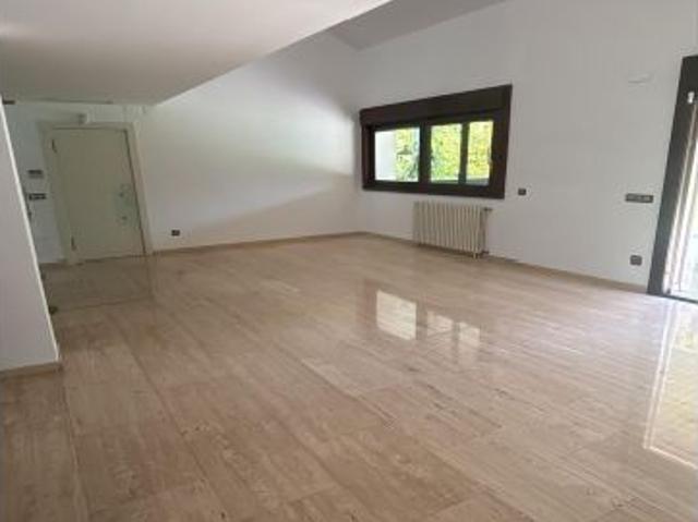 Precioso Chalet sin muebles listo para vivir en la Arruzafa
