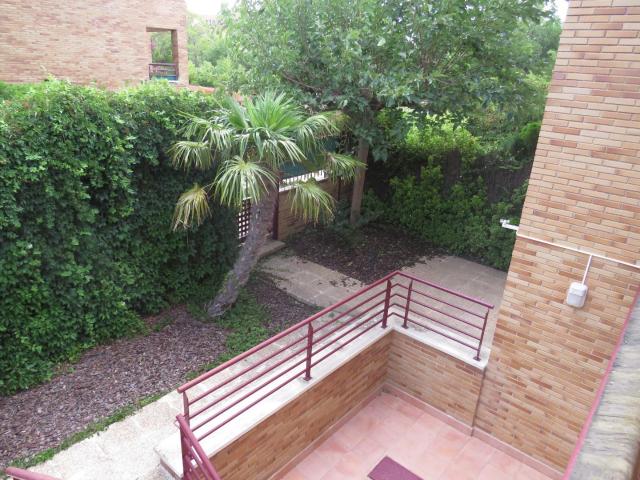Precioso pareado de 5 dormitorios ubicado en una de las mejores urbanizaciones de Zaragoza