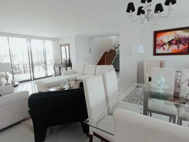 Precioso penthouse a la venta en cerro colorado