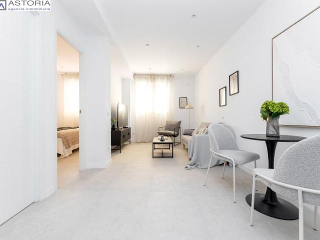 PRECIOSO PISO JUNTO AVD DILAR