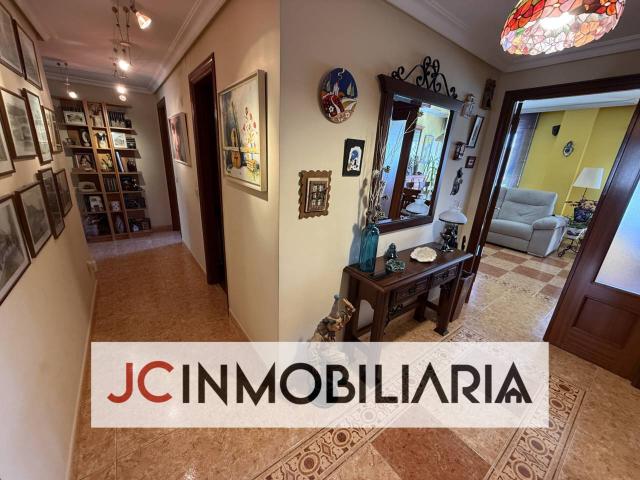 Precioso piso para entrar a vivir, con garaje, trastero y piscina en la comunidad