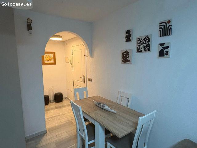 Precioso piso reformado con gran terraza privada en plena Carihuela