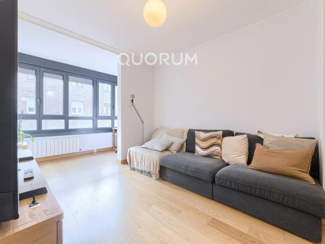 Precioso Piso Seminuevo De 1 Dormitorio Con Ascensor Cota Cero y Garaje y Trastero Incluido En Zona Miribilla