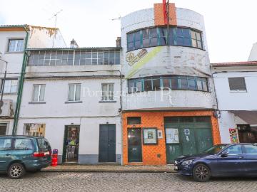 Prédio com loja e habitação T4 em Oleiros 96m² Oleiros e Amieira