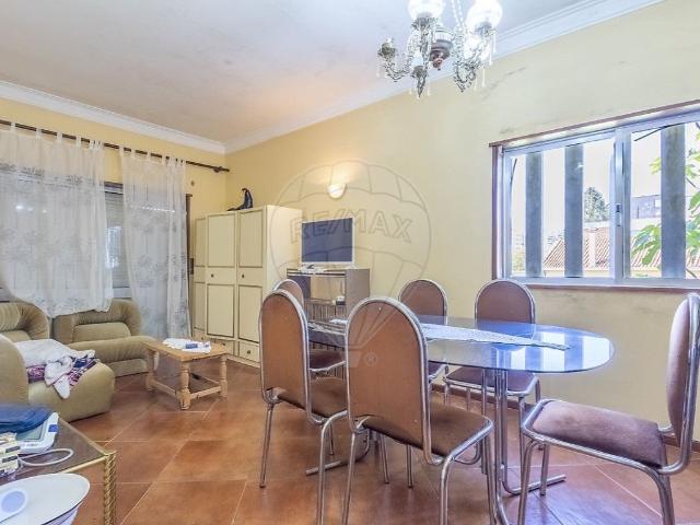 Prédio com Potencial 0m² Valença