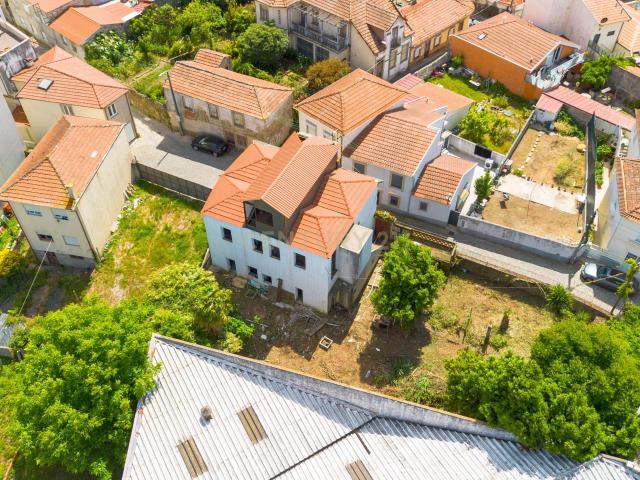 Prédio com Projeto Aprovado para 4 Frações