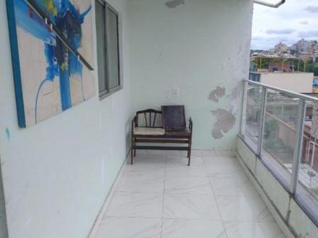 PREDIO COM TRES MORADIAS