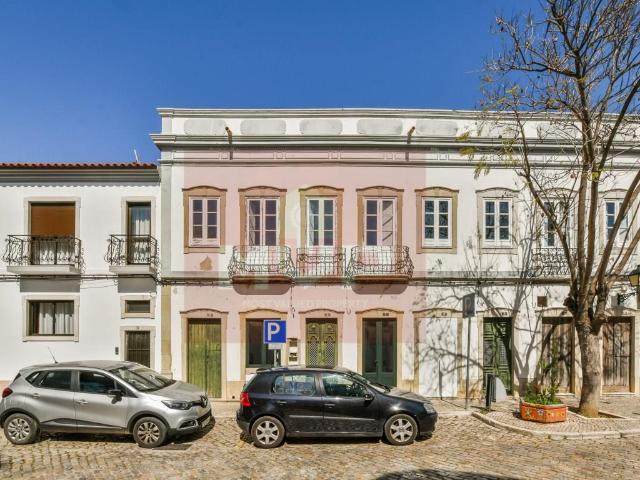 Prédio com 30 assoalhadas em Estoi com vista mar 511m² Conceição e Estói