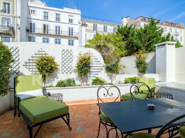 Prédio com 3 Apartamentos Charme e Elegância Vista Rio. 800m² Santa Maria Maior