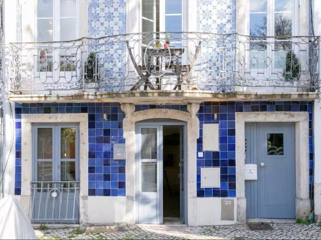 Prédio com 5 frações, na Estrela, em Lisboa 0m² Estrela