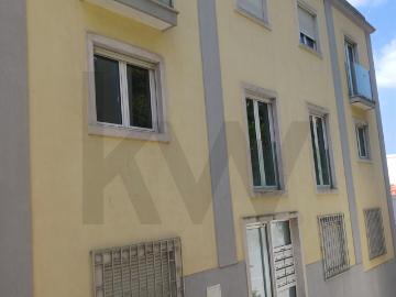 Prédio Com 7 Apartamentos E Licença De Al Em Arroios Lisbo. 603m² Arroios