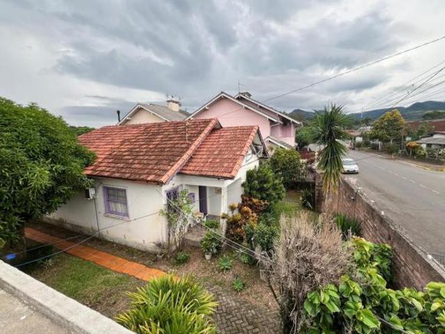 Prédio comercial + Casa a venda em Igrejinha no bairro Bom Pastor