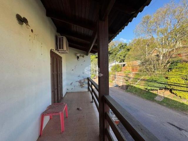 Prédio comercial e apartamento amplo na parte superior, no Bairro Margarida