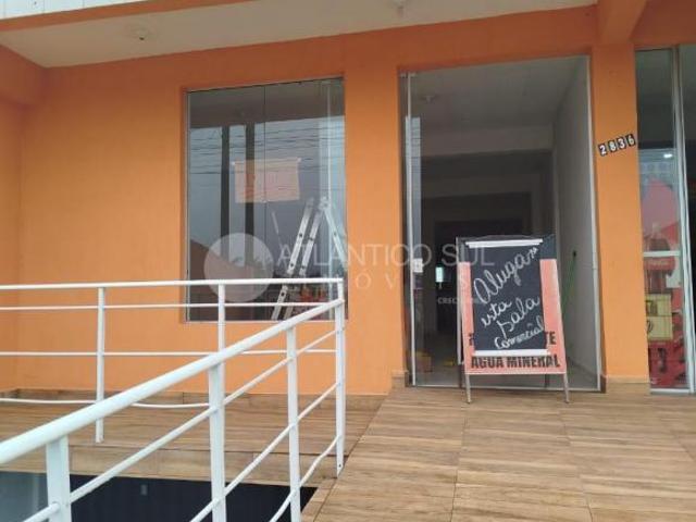 Prédio Comercial e Residencial frente rodovia principal de acesso a praia