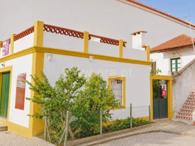 Prédio constituído por 2 frações, Vista Rio Tejo 125m² Santarém Marvila, Santa Iria da Ribeira de Santarém, Santa