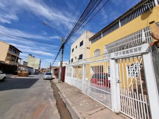 Prédio à venda na QS 06 – Riacho Fundo I | 3 pavimentos, 300m² construídos