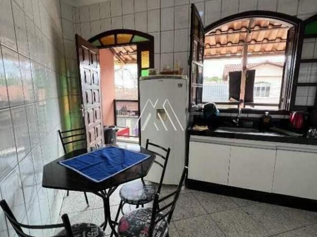 Prédio á venda sendo comercial ou residencial no Centro de Igarapé MG!