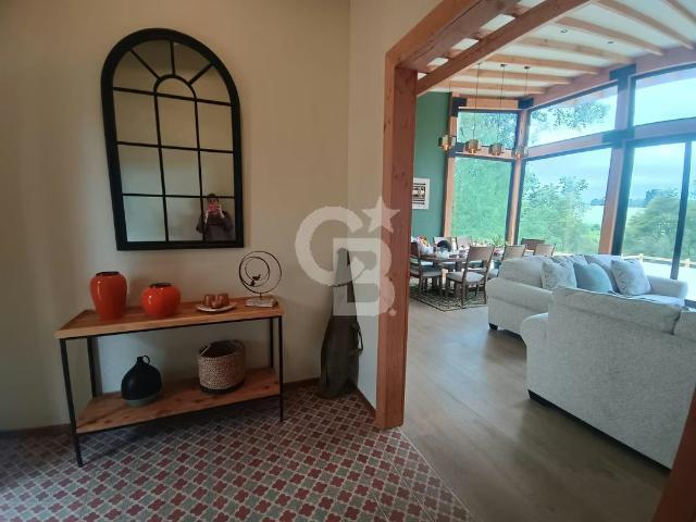Predio de 8.5 hc, con río y tres casas | Aeropuerto | 5 dormitorios por 23900.00 en Puerto Varas