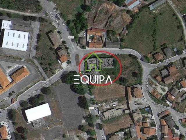 Prédio em Construção em Vila Nova de Paiva Viseu Em Frente a EB2,3 da localidade