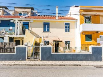 Prédio em Carcavelos | 3 apartamentos | Al Ativo 156m² Carcavelos e Parede