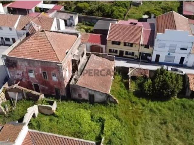 Paião: Propriedade com 5 Artigos e Elevado Potencial de Construção e Investimento