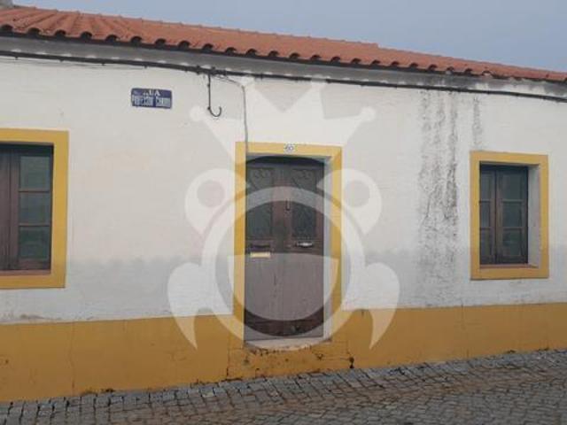 Predio em Propriedade S.Pedro do Corval