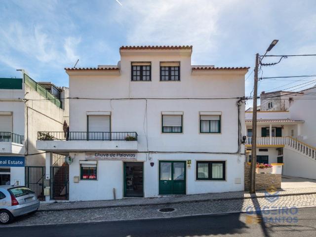 Prédio em Propriedade Total com Rendimento Imediato Centro d. 0m² São Martinho Do Porto
