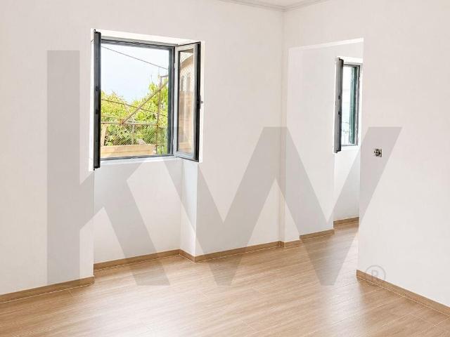 Prédio | independentes T1 + T2 + T3 | Câmara de Lobos 200m² Câmara De Lobos