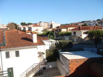 Prédio Misto, com duas habitações em Vila das Aves Santo Tirso