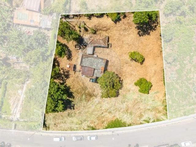 Prédio Misto para venda, com um terreno de 1 580 metros com. 99m² Santo António Funchal