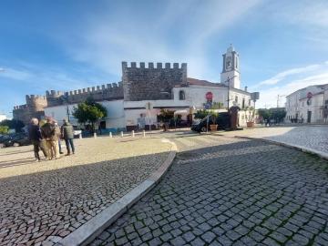 Prédio no Centro da cidade de Borba composto por duas frações