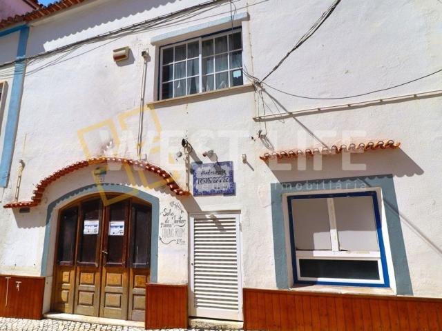 Prédio no Centro da vila da Ericeira com projeto aprovado pa. 0m² Ericeira