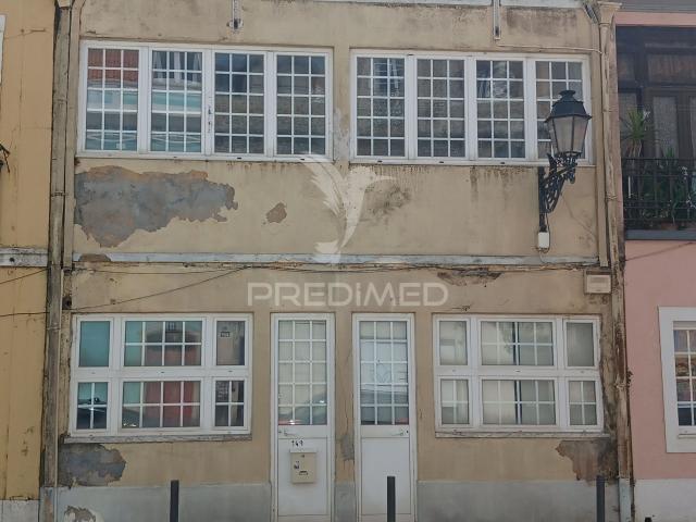 PRÉDIO NO CENTRO DO SEIXAL