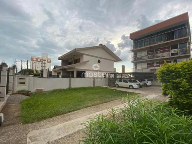 PRÉDIO NO BAIRRO BOQUEIRÃO