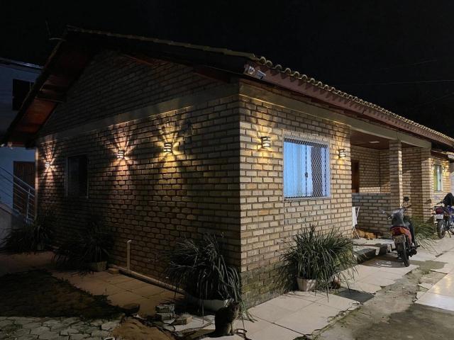 Prédio para Venda em Florianópolis/SC Ingleses do Rio Vermelho 8 Quartos
