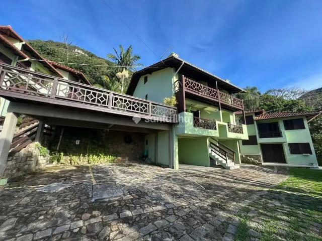 Prédio para Venda em Florianópolis/SC Praia da Solidão 26 Quartos