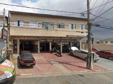 Praça Padre João Alvares - Garagem, Área de serviço