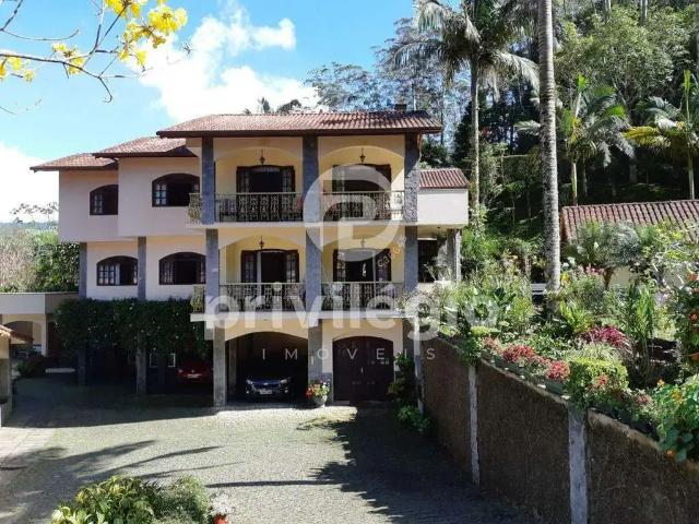 Prédio para Venda em Nova Friburgo/RJ Mury 8 Quartos