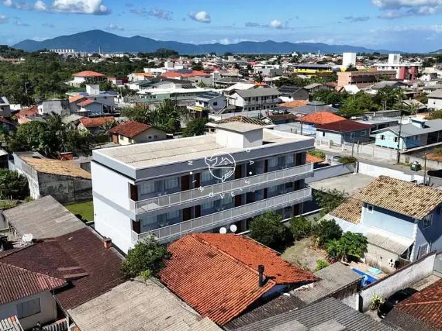 Prédio para Venda em Palhoça/SC Barra do Aririú 18 Quartos