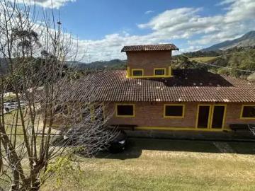 Prédio para Venda em Passa Quatro/MG Zona Rural 8 Quartos