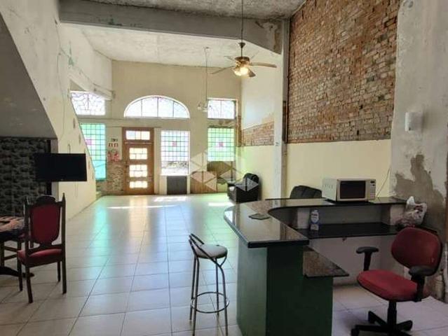 Prédio para Venda em Porto Alegre/RS Floresta 50 Quartos