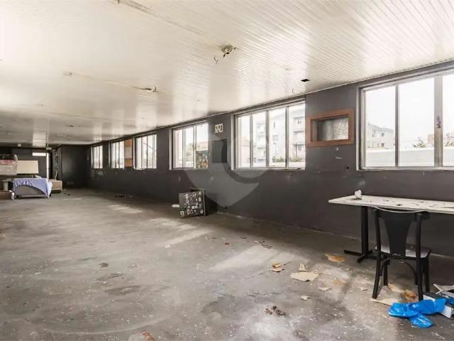 Prédio para Venda em Porto Alegre/RS Floresta 1 Quartos