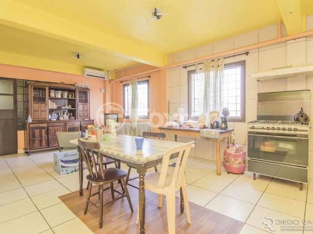 Prédio para Venda em Porto Alegre/RS Jardim Lindóia 4 Quartos
