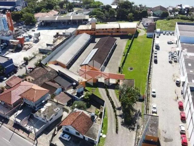Prédio para Venda em São José/SC Serraria 44 Quartos