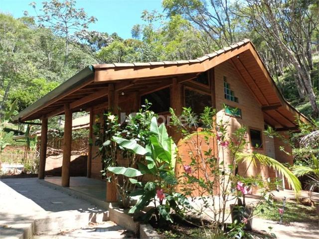 Prédio para Venda em Santo Antônio do Pinhal/SP Centro 6 Quartos