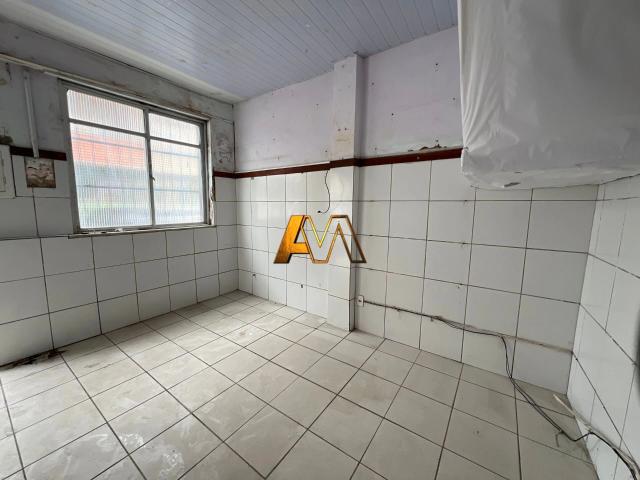 Prédio para Venda em Salvador/BA Uruguai 5 Quartos