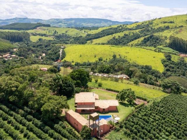 Prédio para Venda em Socorro/SP Centro 6 Quartos