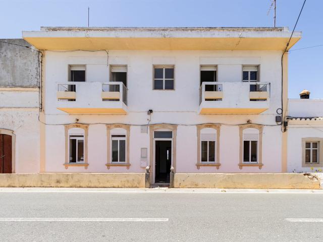 Predio para investimento 250m² Loulé São Clemente