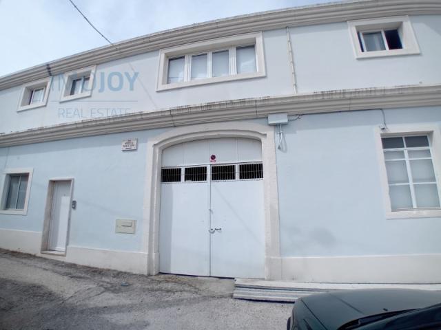 Prédio para Investimento em Loures