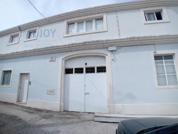 Prédio para Investimento em Loures